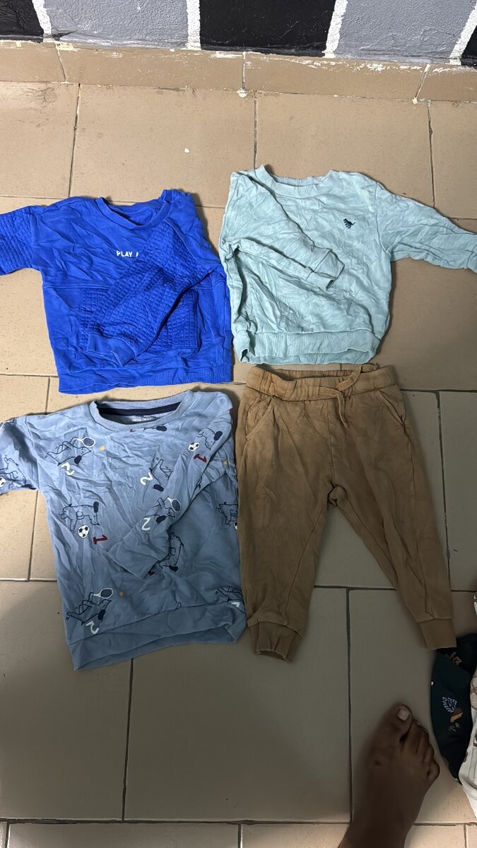 Lot de vêtements enfants