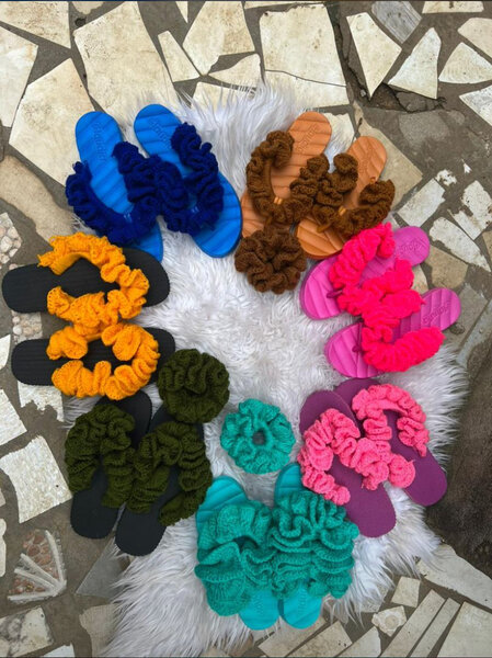 Sandales Fleurs Tricotées Élégantes