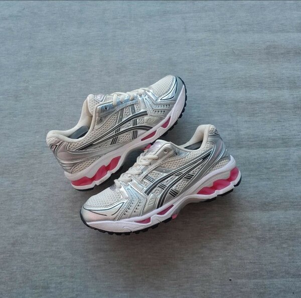 ASICS KAYANO
