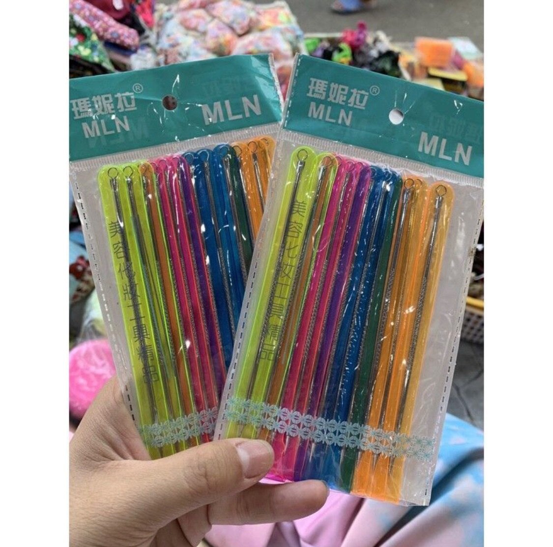 Outils de soin du visage colorés