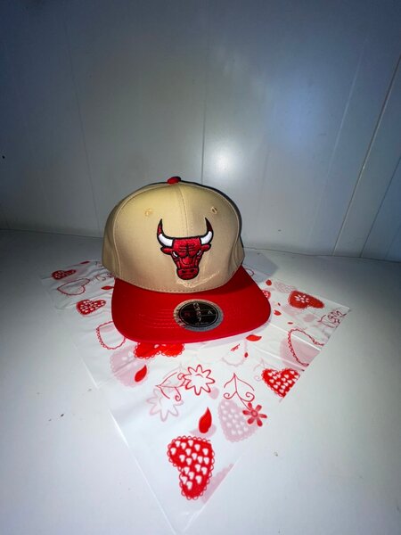 Casquette Snapback Beige Rouge