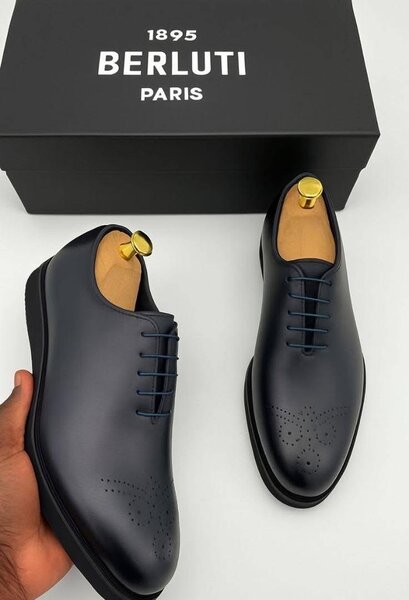 Chaussures élégantes Berluti