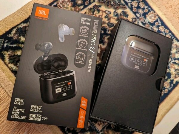 Disponible .JBL Tour Pro 2