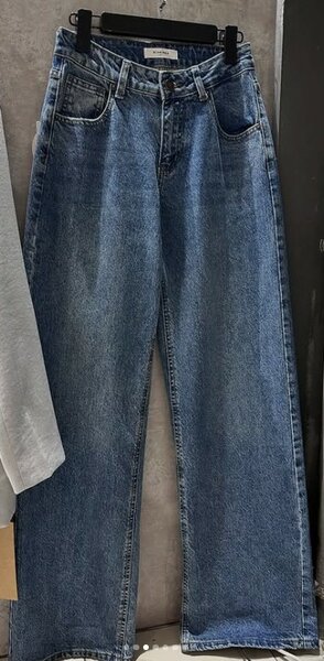 Джинсы в красивом оттенке