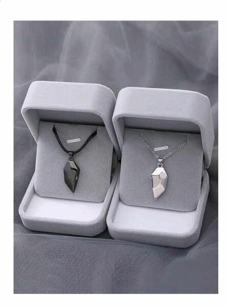 Couple magnetic necklace....