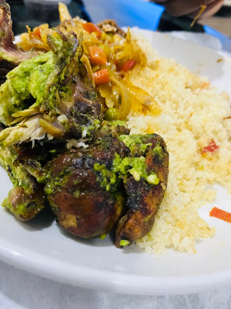 Poulet fumé braisé à l'ail