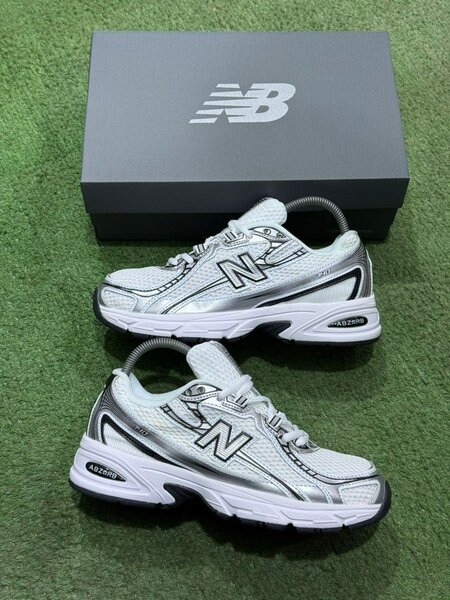 Baskets New Balance 740
