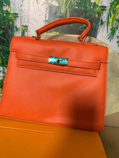 Sac à main élégant en cuir