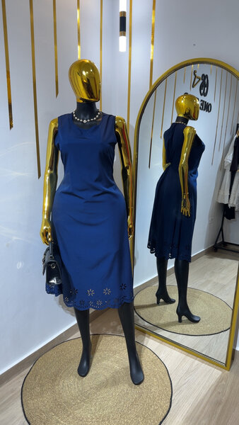 Robe élégante bleu marine