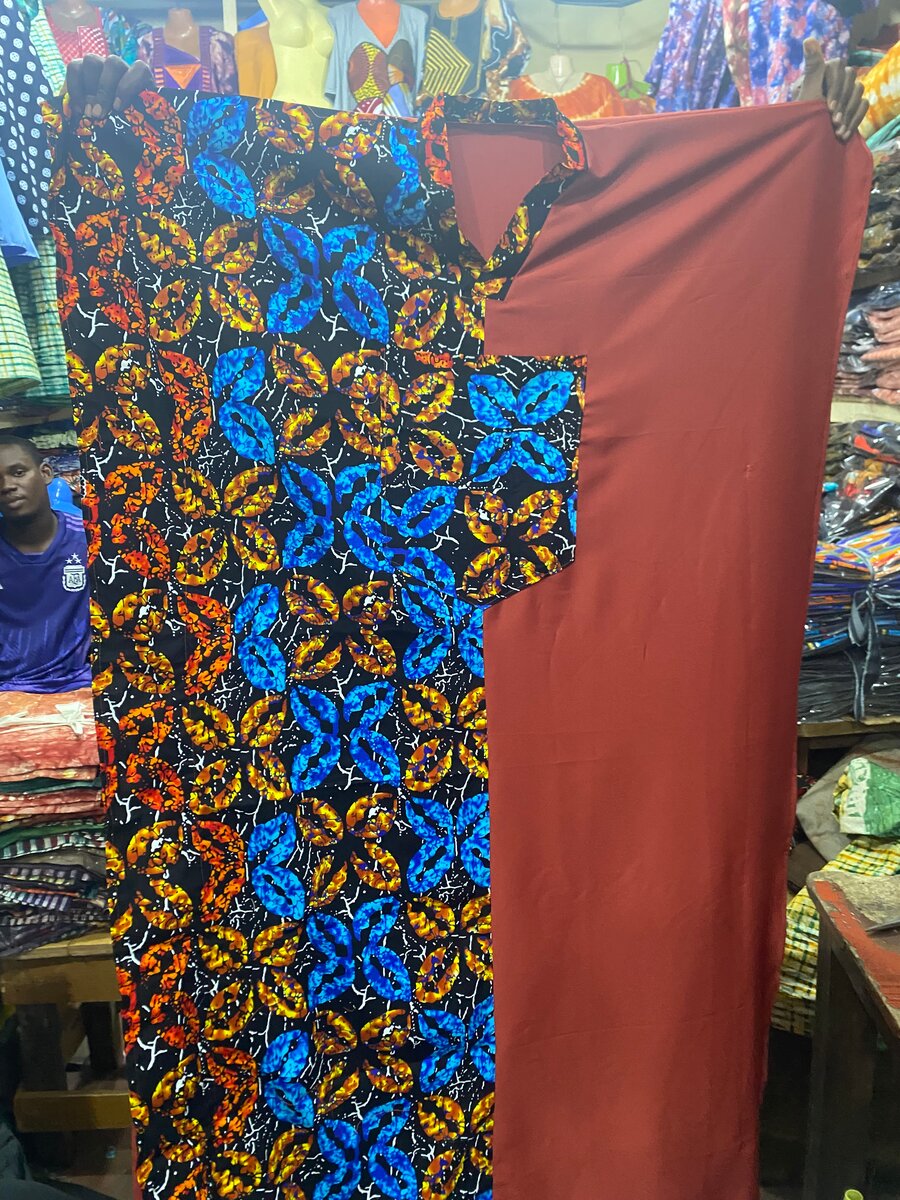 Robe en pagne et en tissu