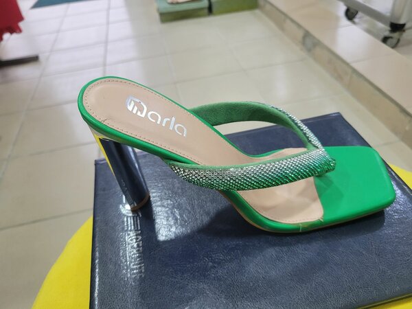 Sandale de marques a talon