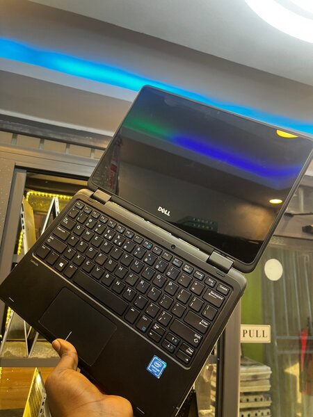 Dell Latitude 3189