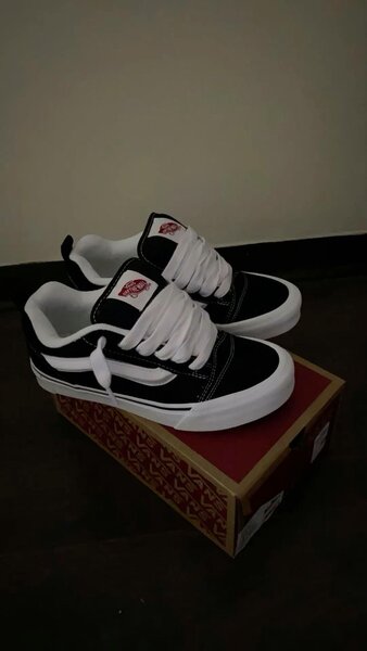 Baskets vans KNU skool