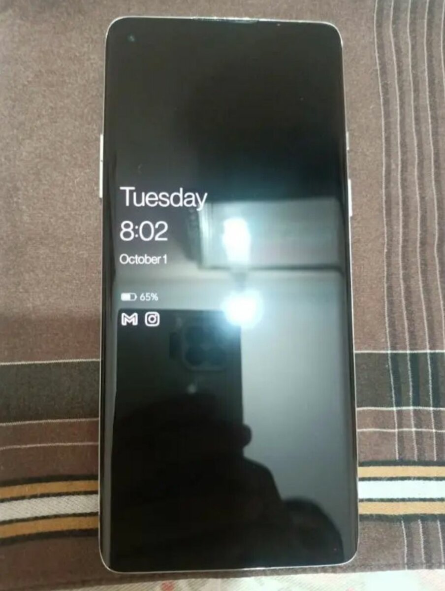 One plus 8 Aura colour 5g