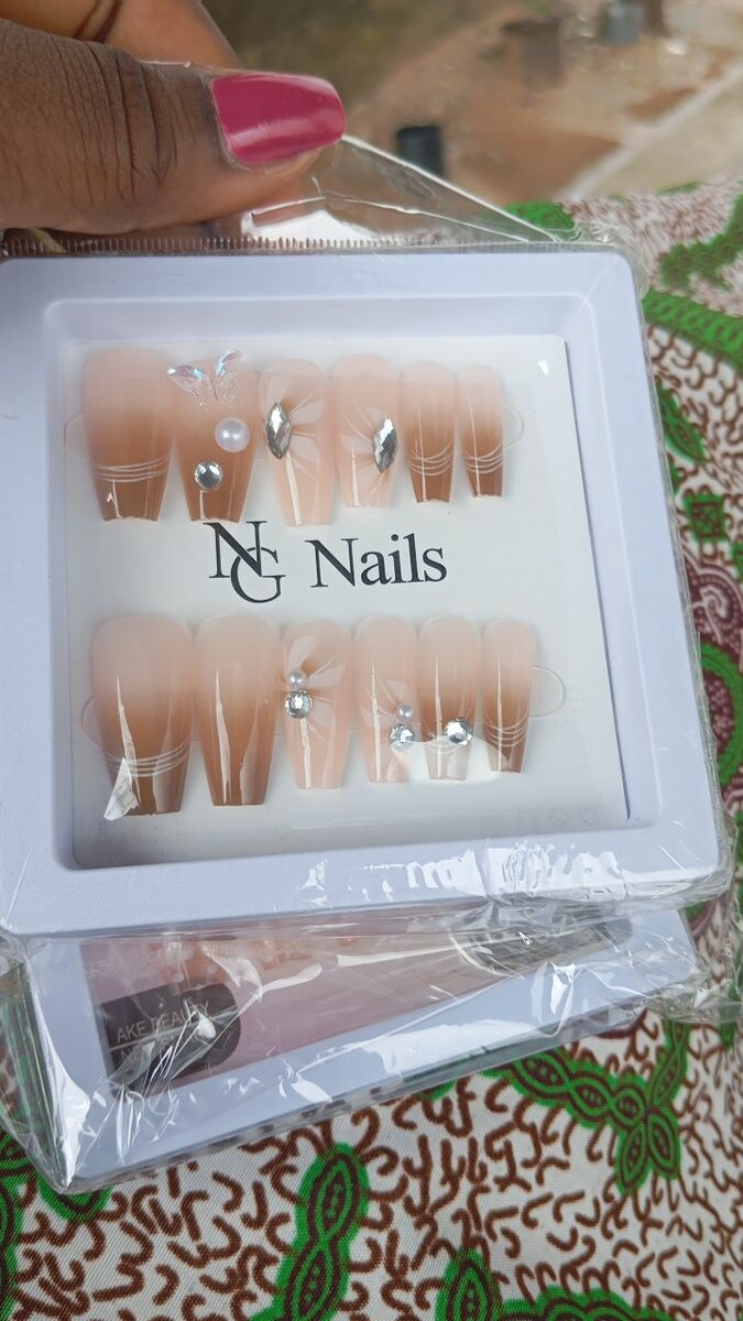 Ongles Artificiels Élégants