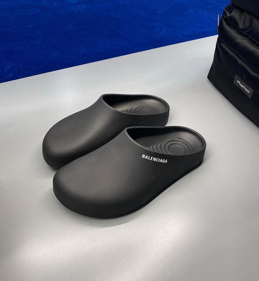 Balenciaga slides