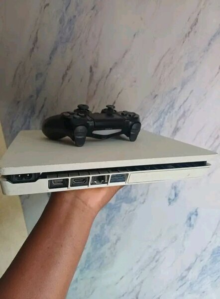 Sony PS4 Slim Console
