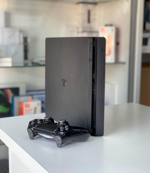 PlayStation 4 slim