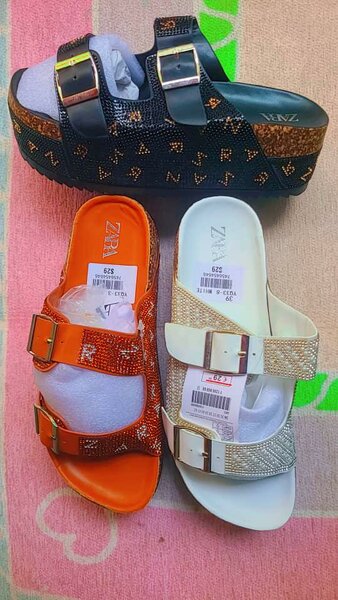 Sandales compensées à strass