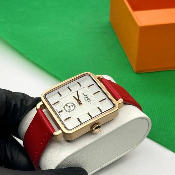 Montre Carrée Luxe Femme