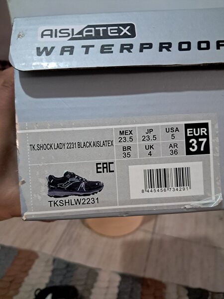 Кроссовки Joma зимние ,оригинал.