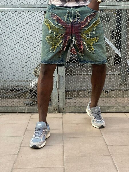 Shorts en jean déchiré tendance