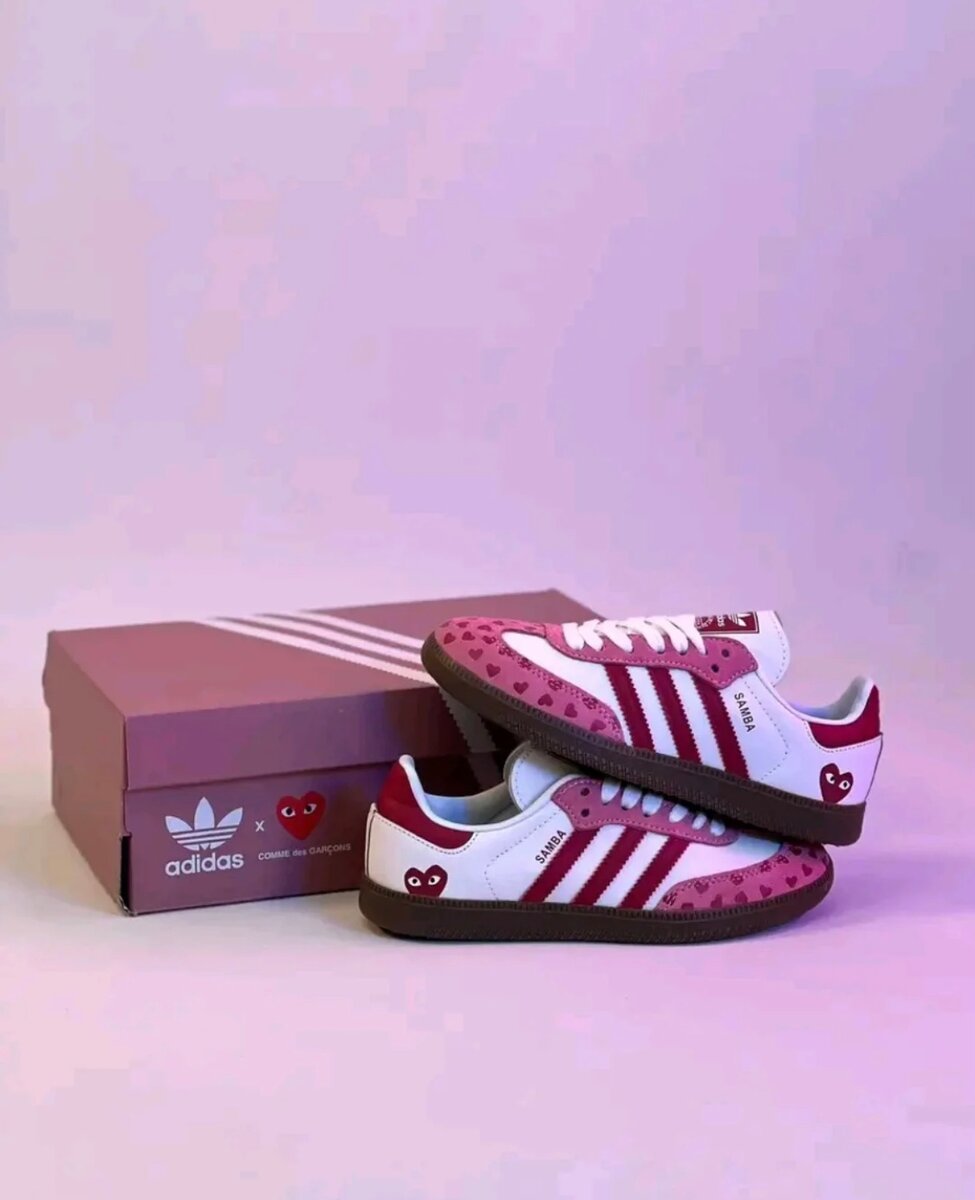 Baskets Adidas rouges cœur édition spéciale