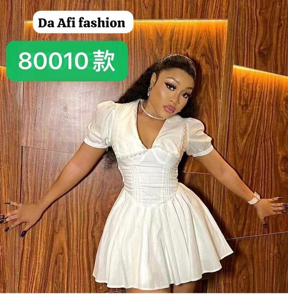 Jolie petite robe sexy pour jeune fille