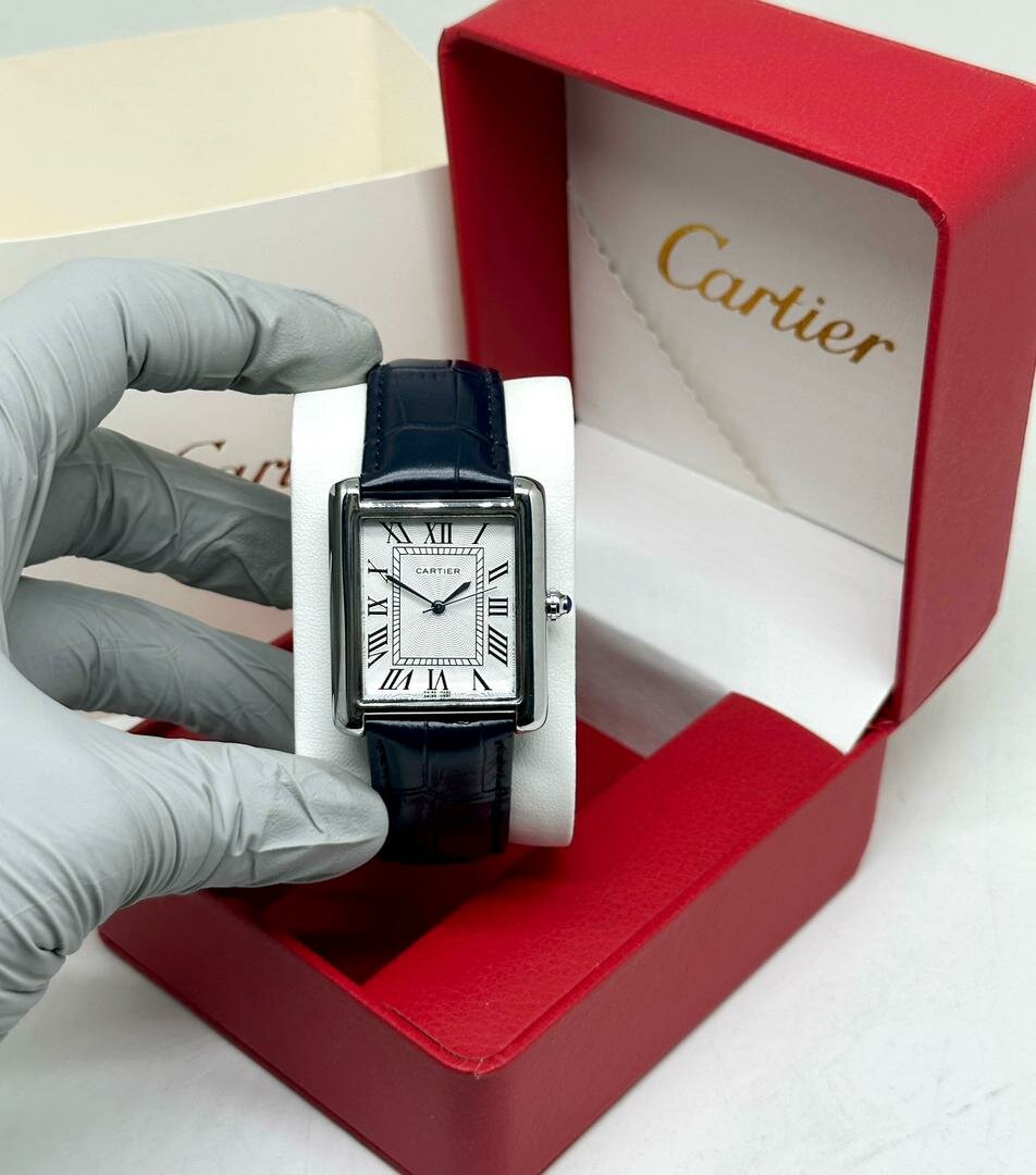 Montre élégante Cartier