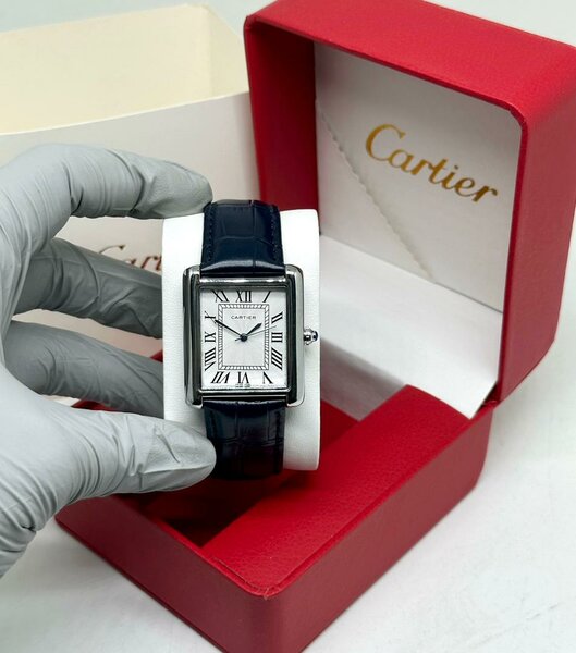 Montre élégante Cartier