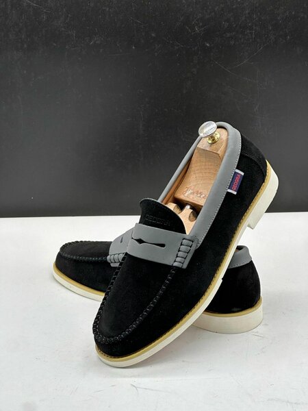 Mocassins en daim noir élégants