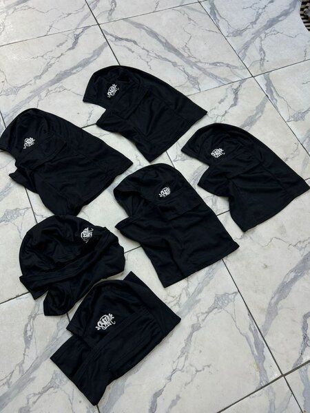 Cagoules noires unisexes