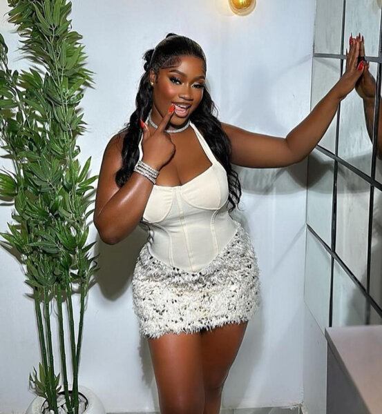 Robe dos-nu brillante