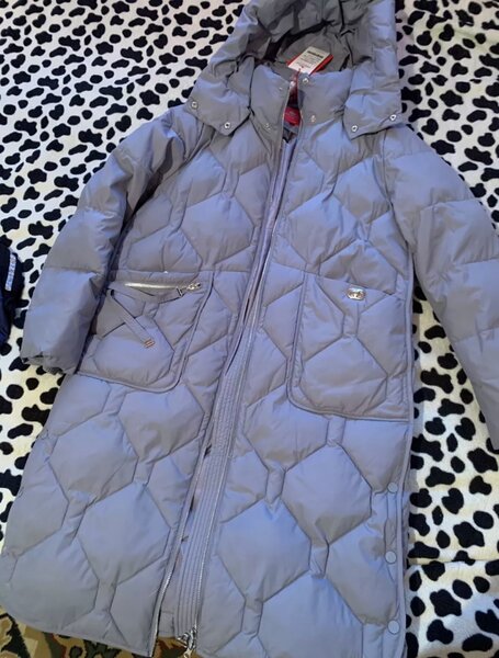 Куртка фирменная , качество отличная.