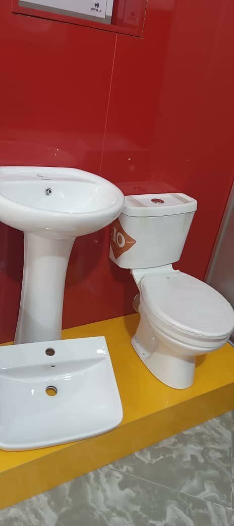 COMPLETE WATER CLOSET & BASIN