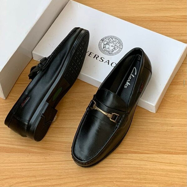 CLARKS LEATHER LOAFERS