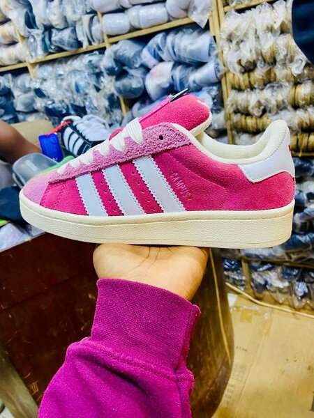 Baskets roses en daim