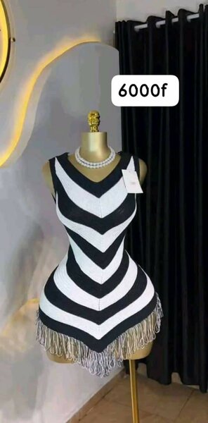 Robe moulante rayée chic