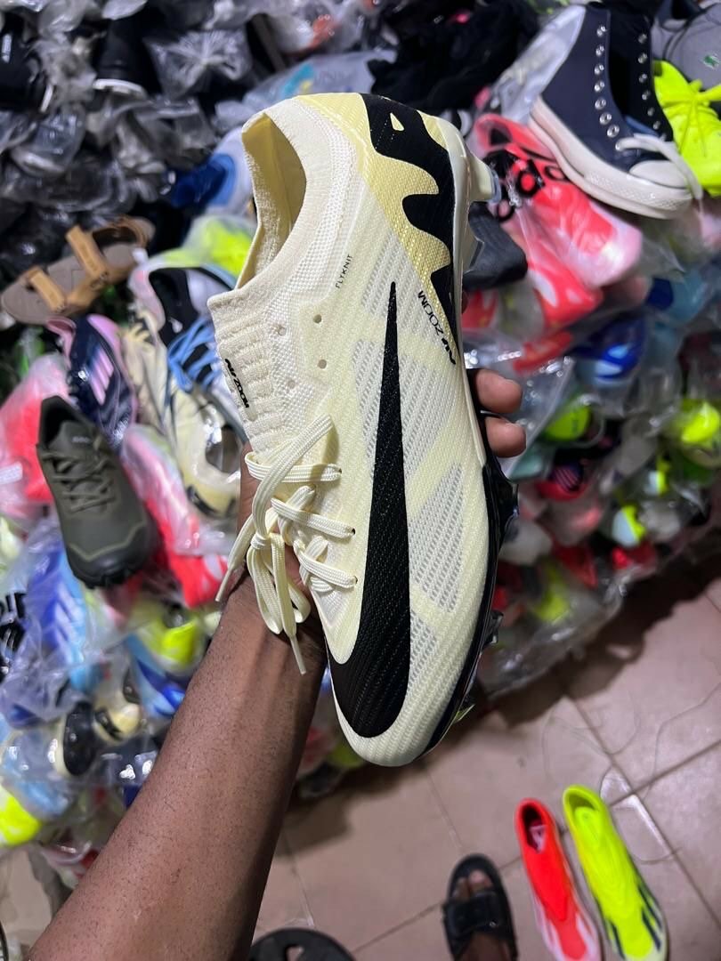 Chaussures de Football Haute Performance