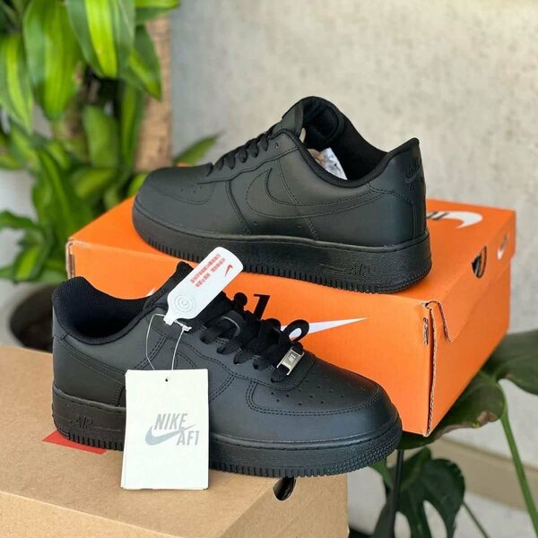Baskets noires Nike Air Force 1