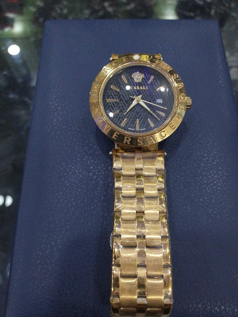 Montre Versace couleur or