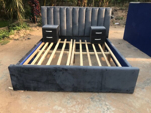 Queen size bed with two side drawers