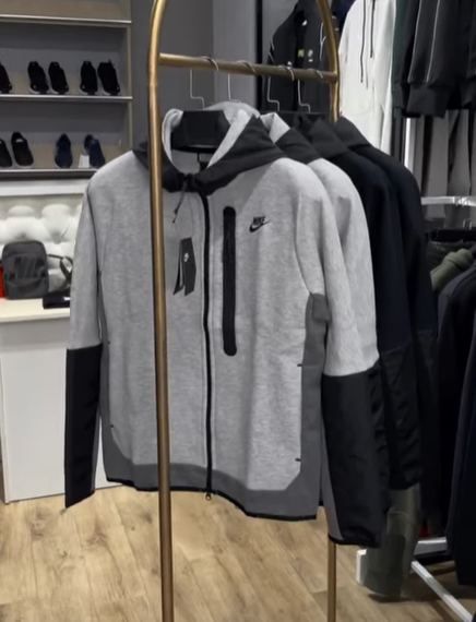 толстовки Nike