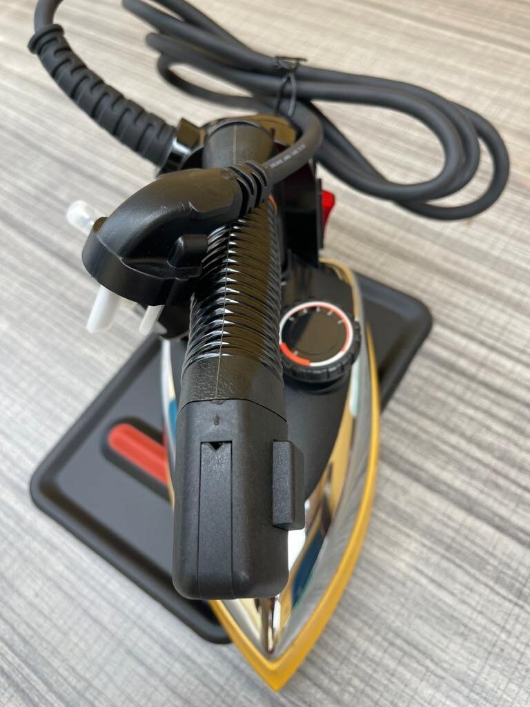 Industrial electric steam iron