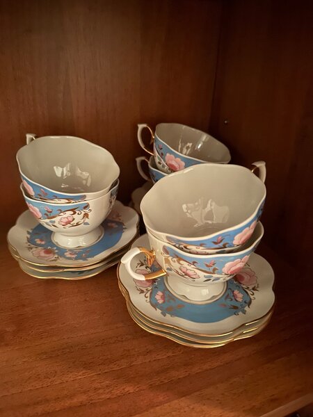 Сервиз «дворянский», костяной фарфор, на 12 персон, 75 прдм