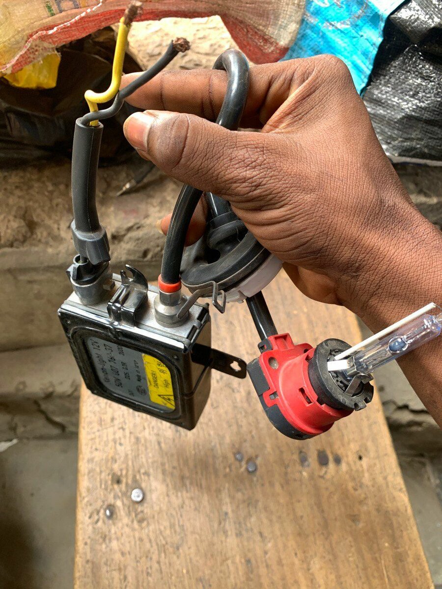 Original Boosters and Bulbs for Benz and Highlander Cars