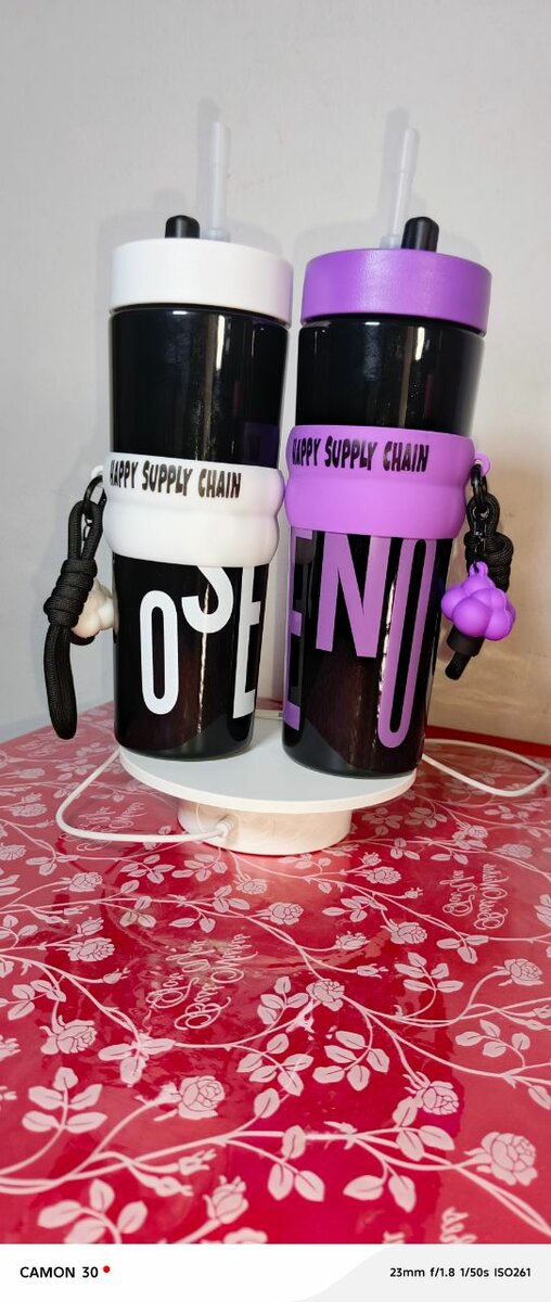 Bouteilles d'eau sport colorées