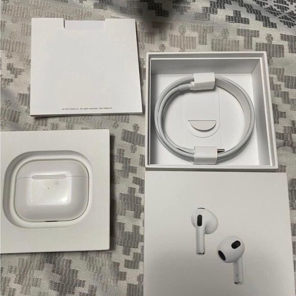 Apple AirPods 3