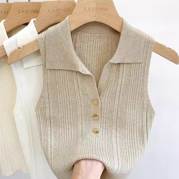 Топ на пуговицах без рукавов