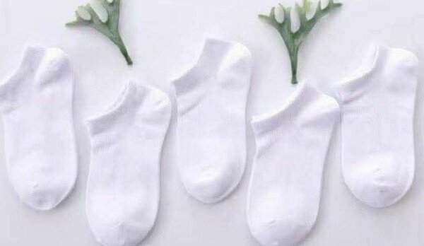 Chaussettes blanches enfants